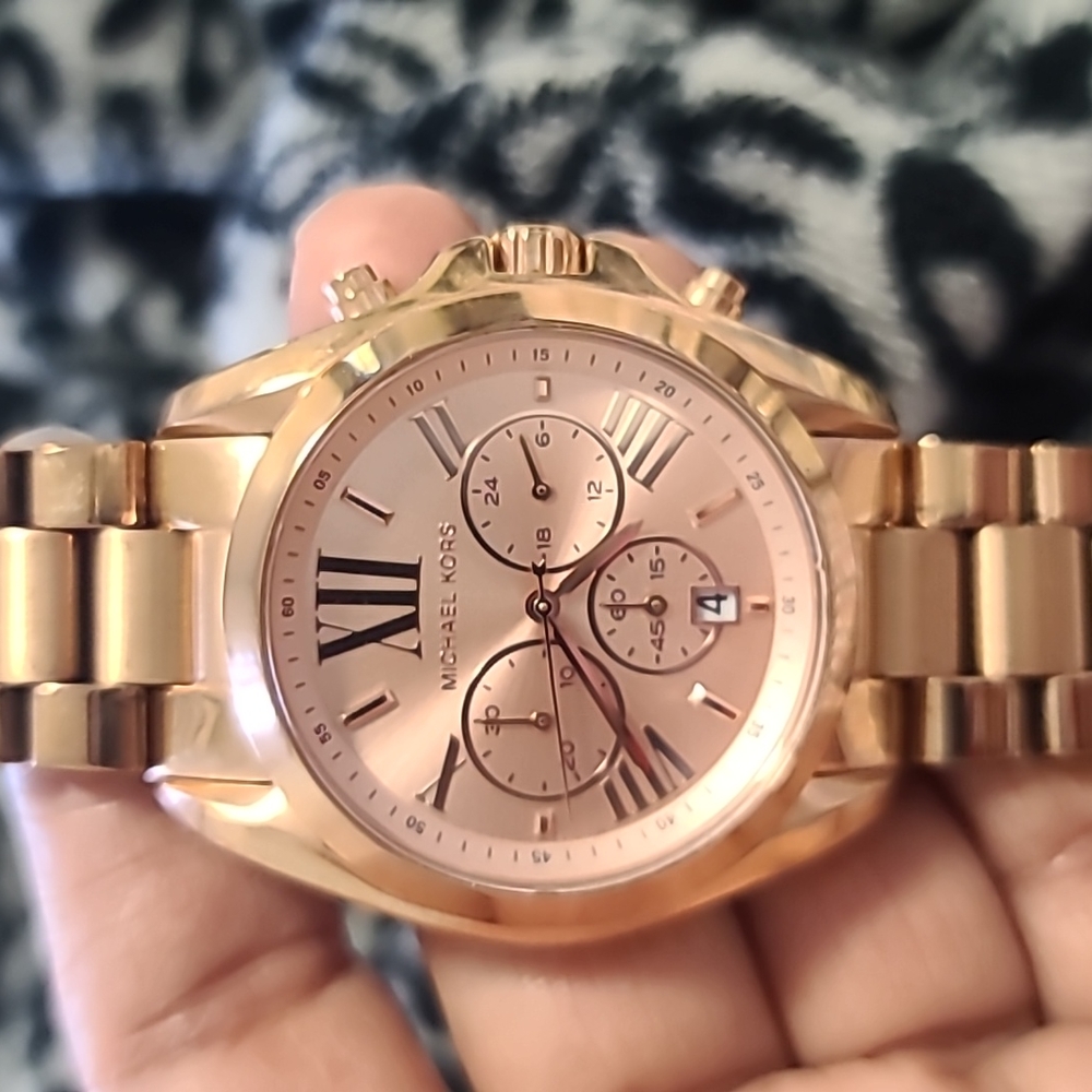 Micheal Kors Rose gold watch
